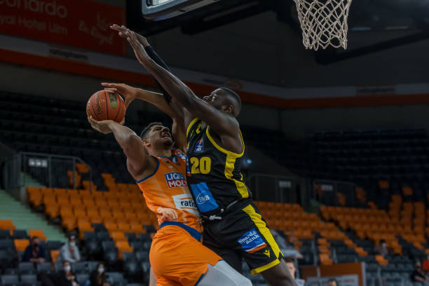 事的承办地 事的承办地